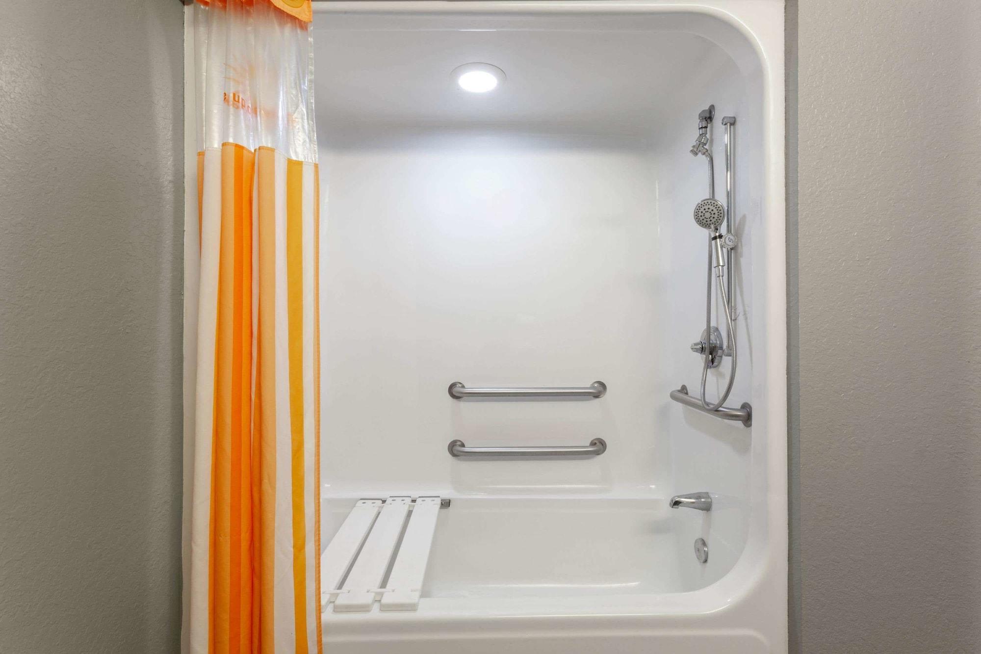 La Quinta By Wyndham St. Petersburg Northeast *Newly Renovated Exterior foto