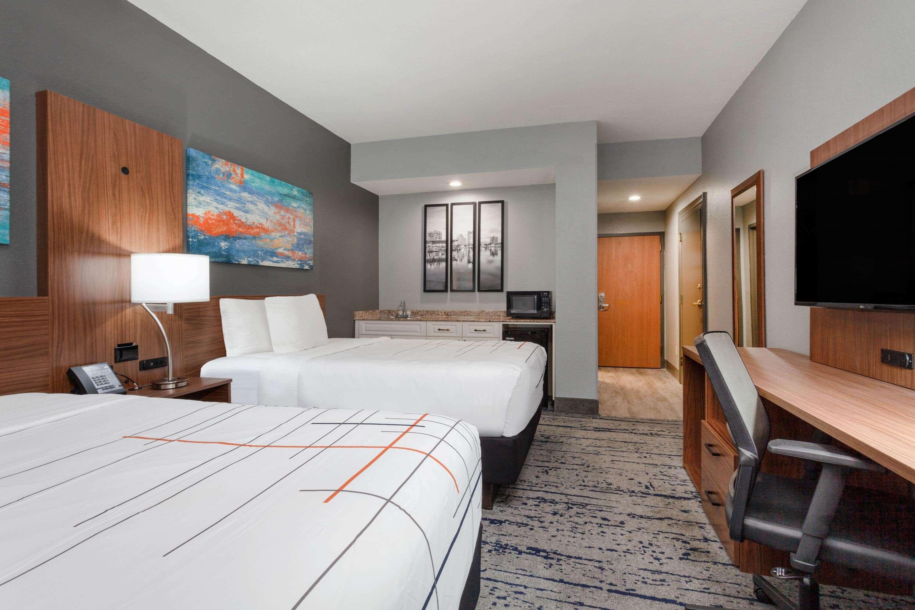 La Quinta By Wyndham St. Petersburg Northeast *Newly Renovated Exterior foto
