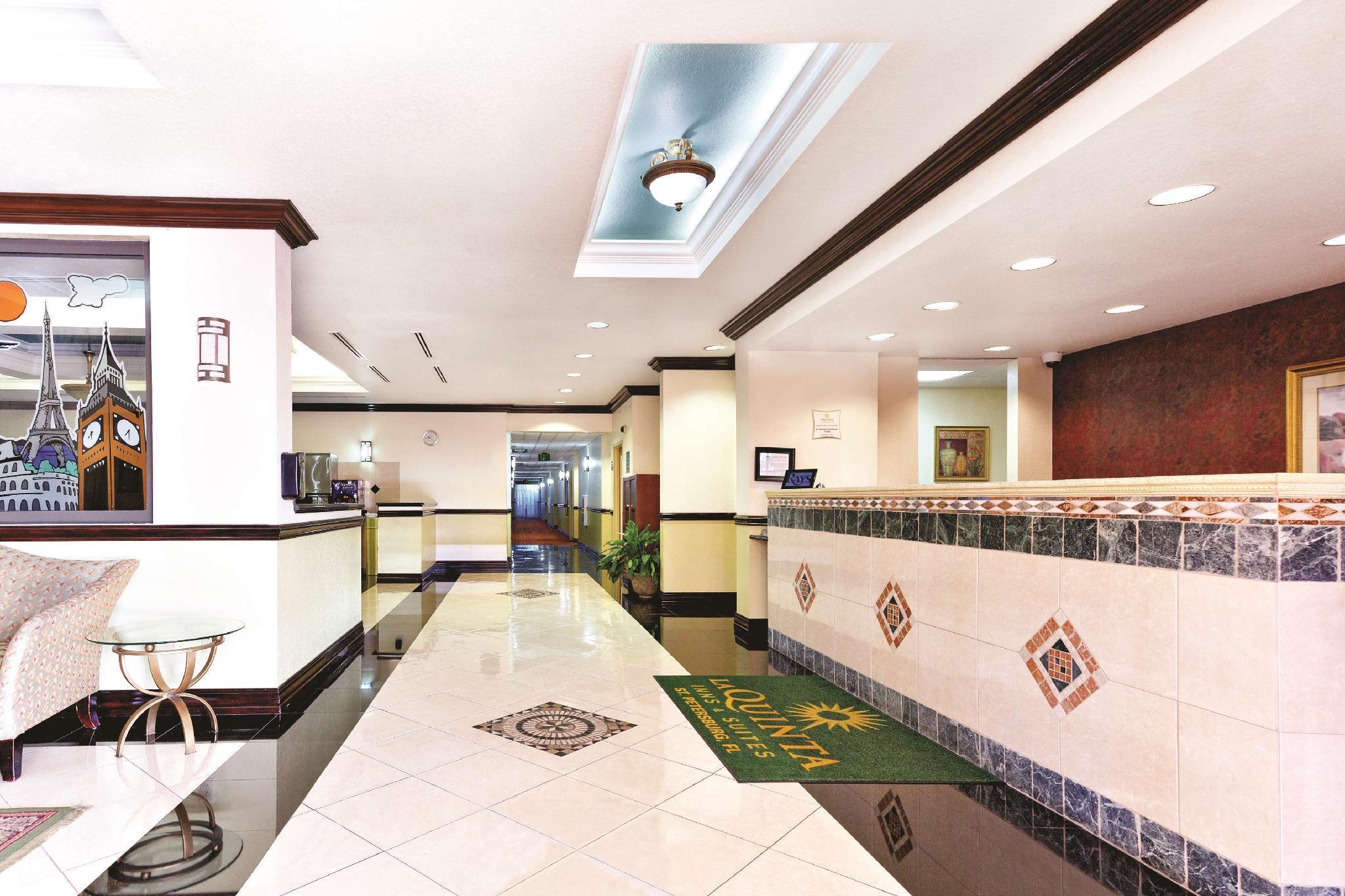 La Quinta By Wyndham St. Petersburg Northeast *Newly Renovated Exterior foto