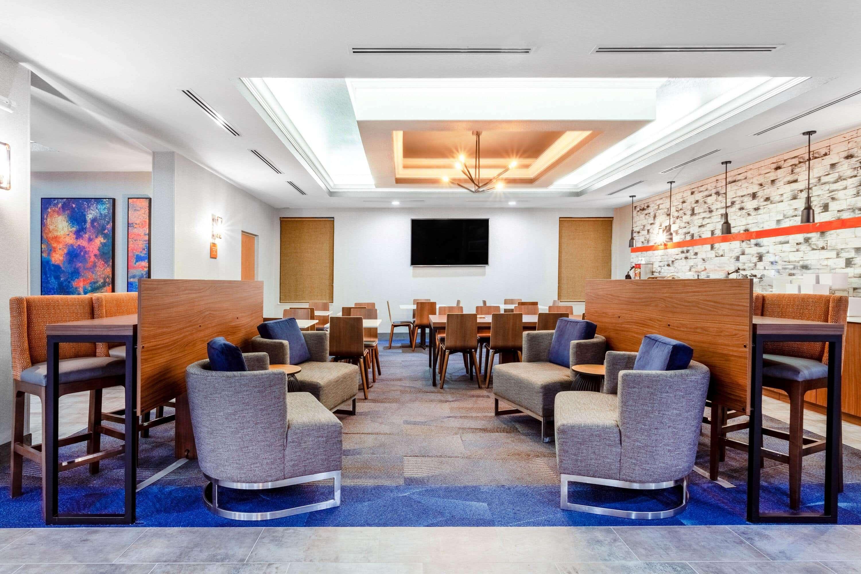 La Quinta By Wyndham St. Petersburg Northeast *Newly Renovated Exterior foto