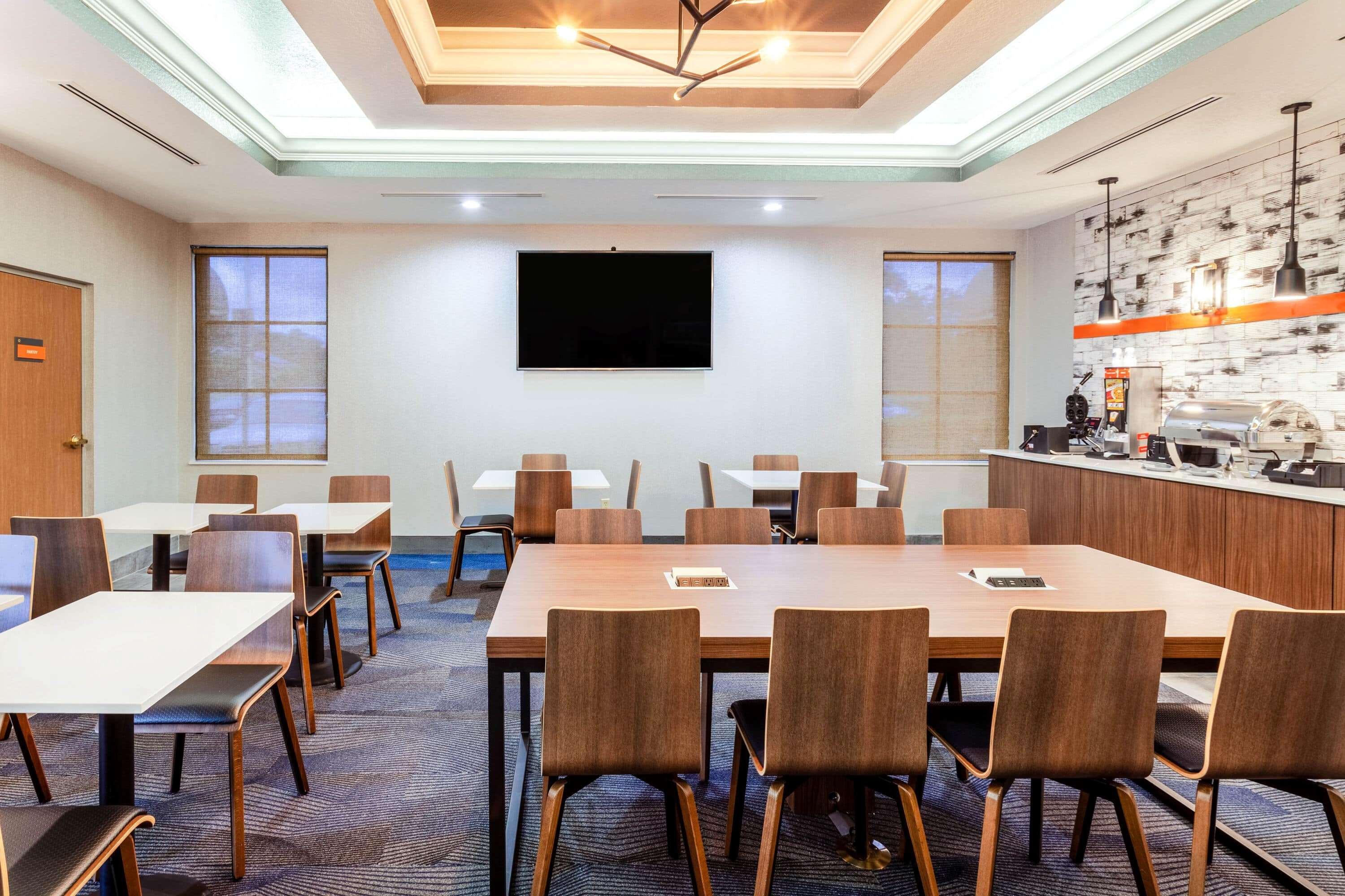 La Quinta By Wyndham St. Petersburg Northeast *Newly Renovated Exterior foto