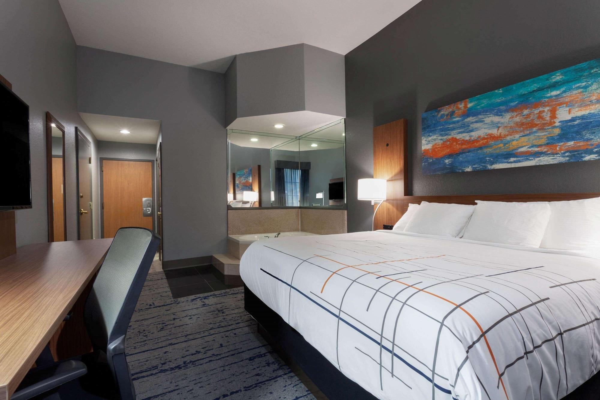 La Quinta By Wyndham St. Petersburg Northeast *Newly Renovated Exterior foto