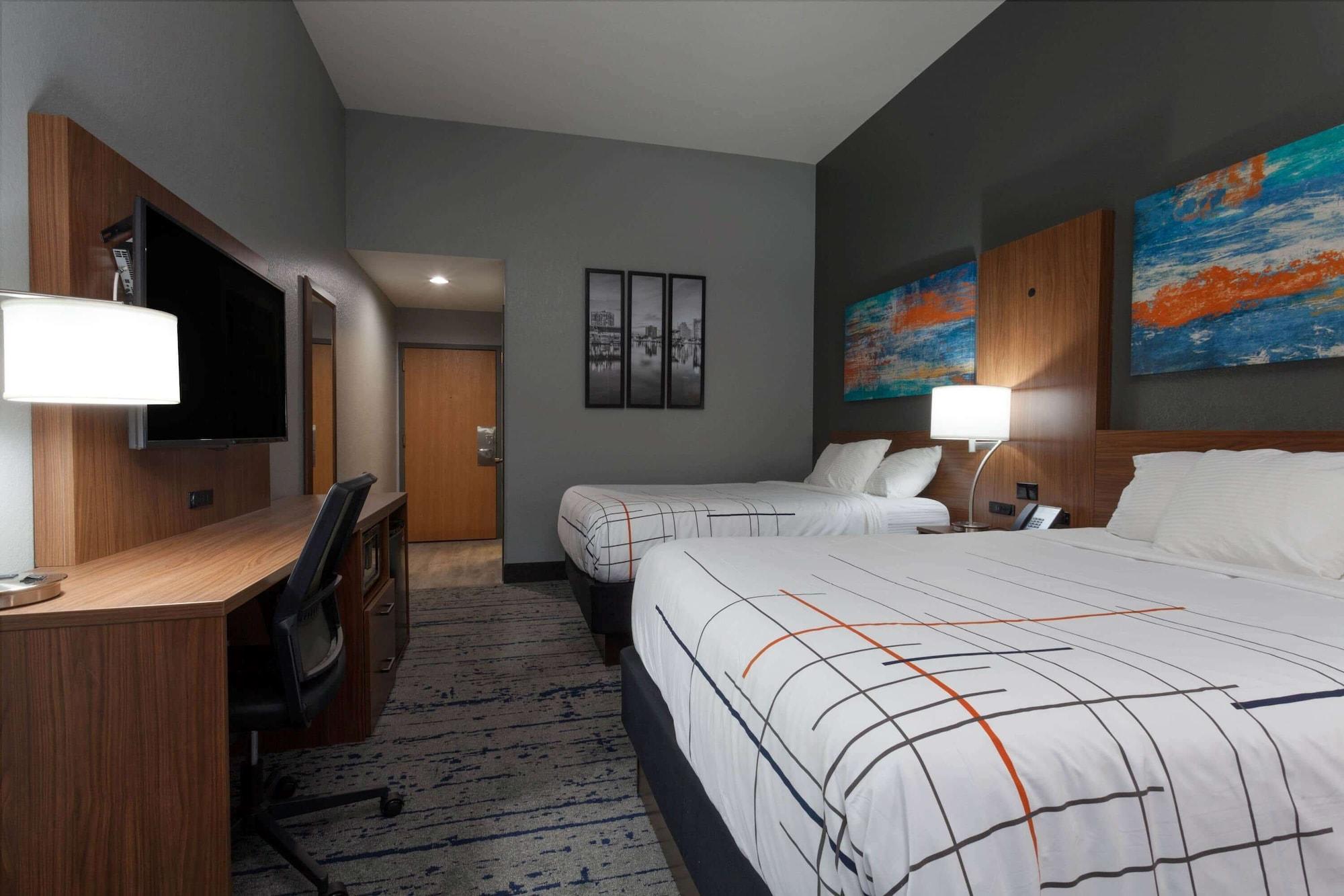 La Quinta By Wyndham St. Petersburg Northeast *Newly Renovated Exterior foto