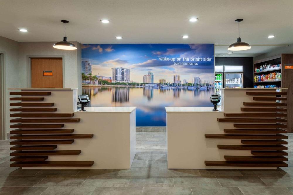 La Quinta By Wyndham St. Petersburg Northeast *Newly Renovated Exterior foto