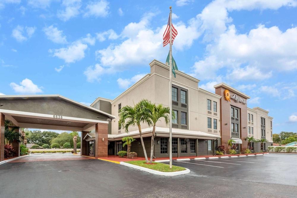 La Quinta By Wyndham St. Petersburg Northeast *Newly Renovated Exterior foto
