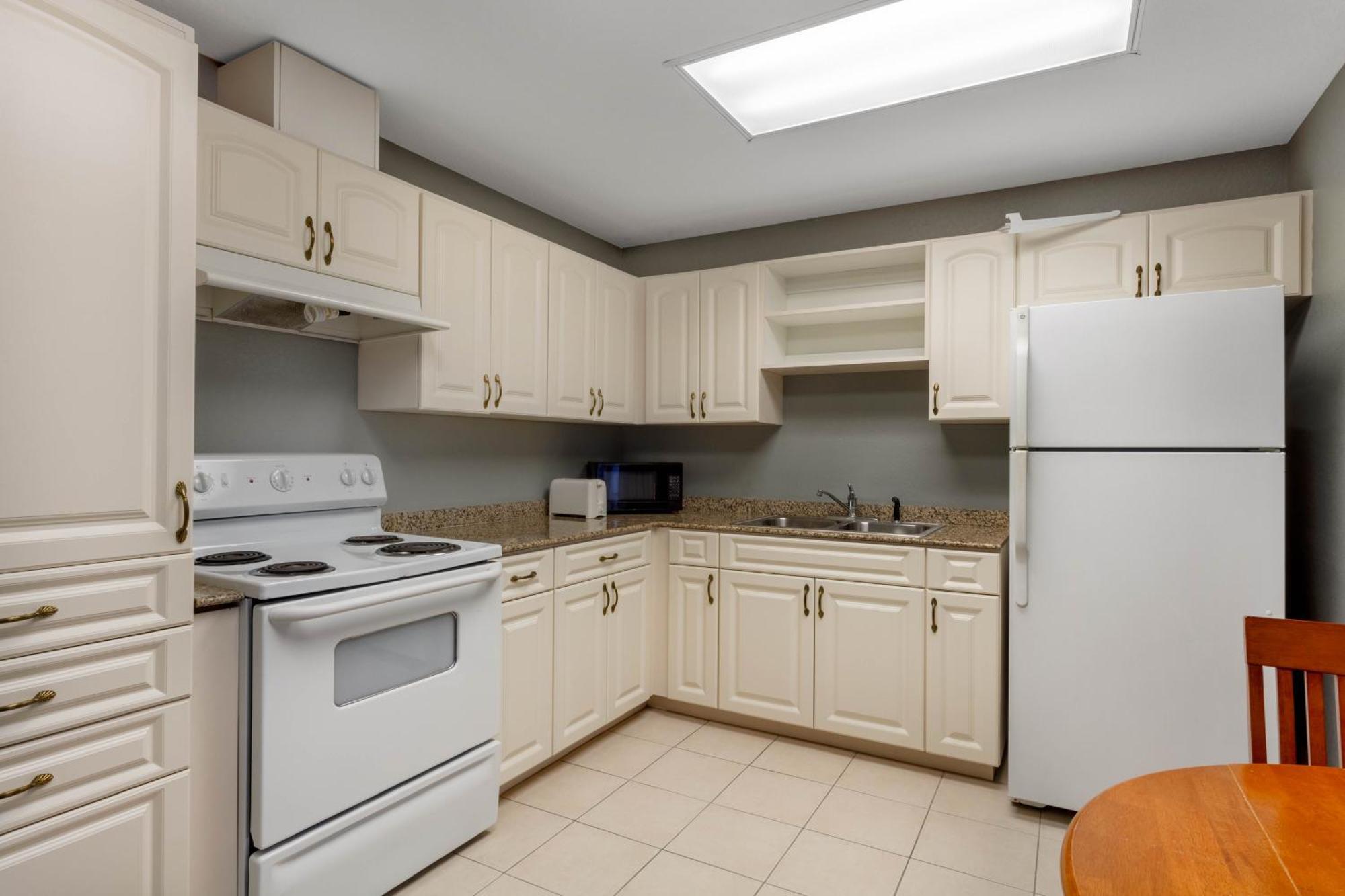 La Quinta By Wyndham St. Petersburg Northeast *Newly Renovated Exterior foto