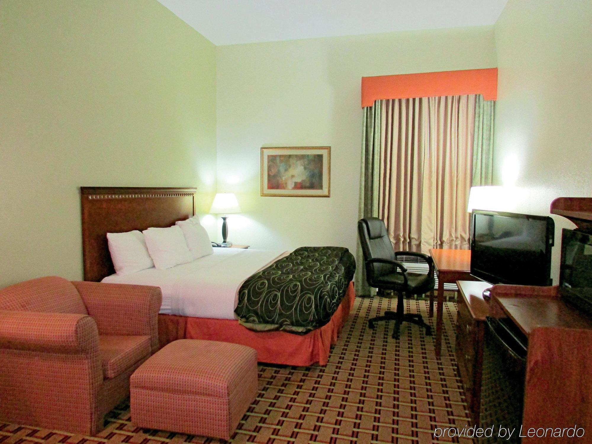 La Quinta By Wyndham St. Petersburg Northeast *Newly Renovated Exterior foto