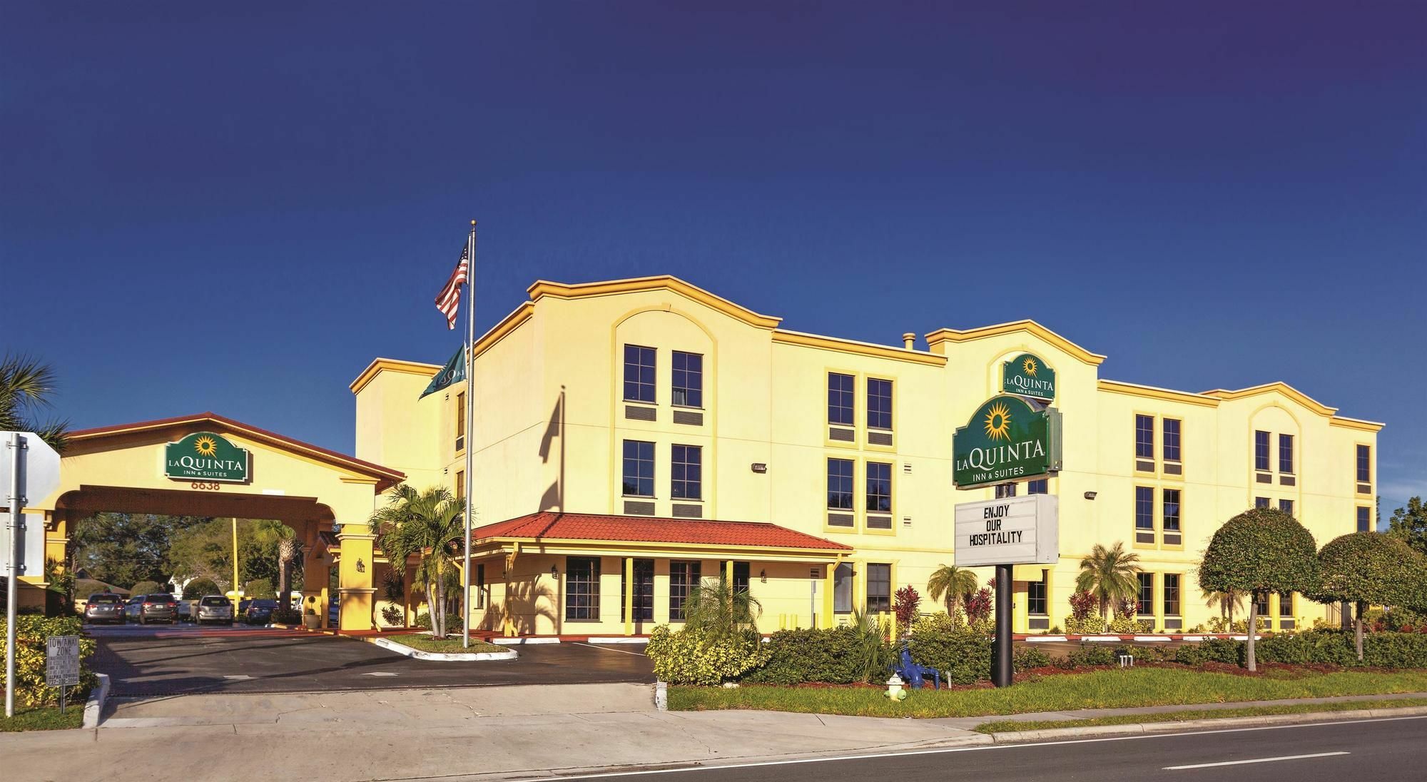 La Quinta By Wyndham St. Petersburg Northeast *Newly Renovated Exterior foto
