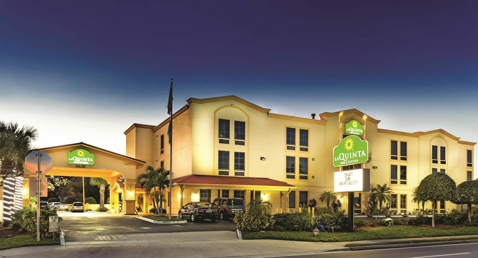 La Quinta By Wyndham St. Petersburg Northeast *Newly Renovated Exterior foto