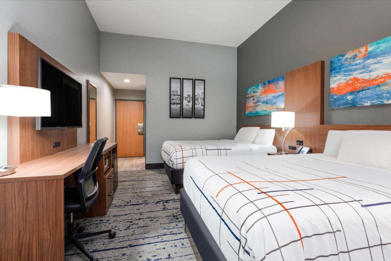 La Quinta By Wyndham St. Petersburg Northeast *Newly Renovated Exterior foto